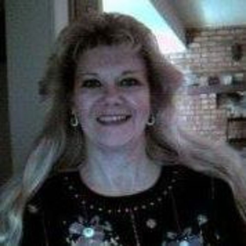Meet your Posher, Rena